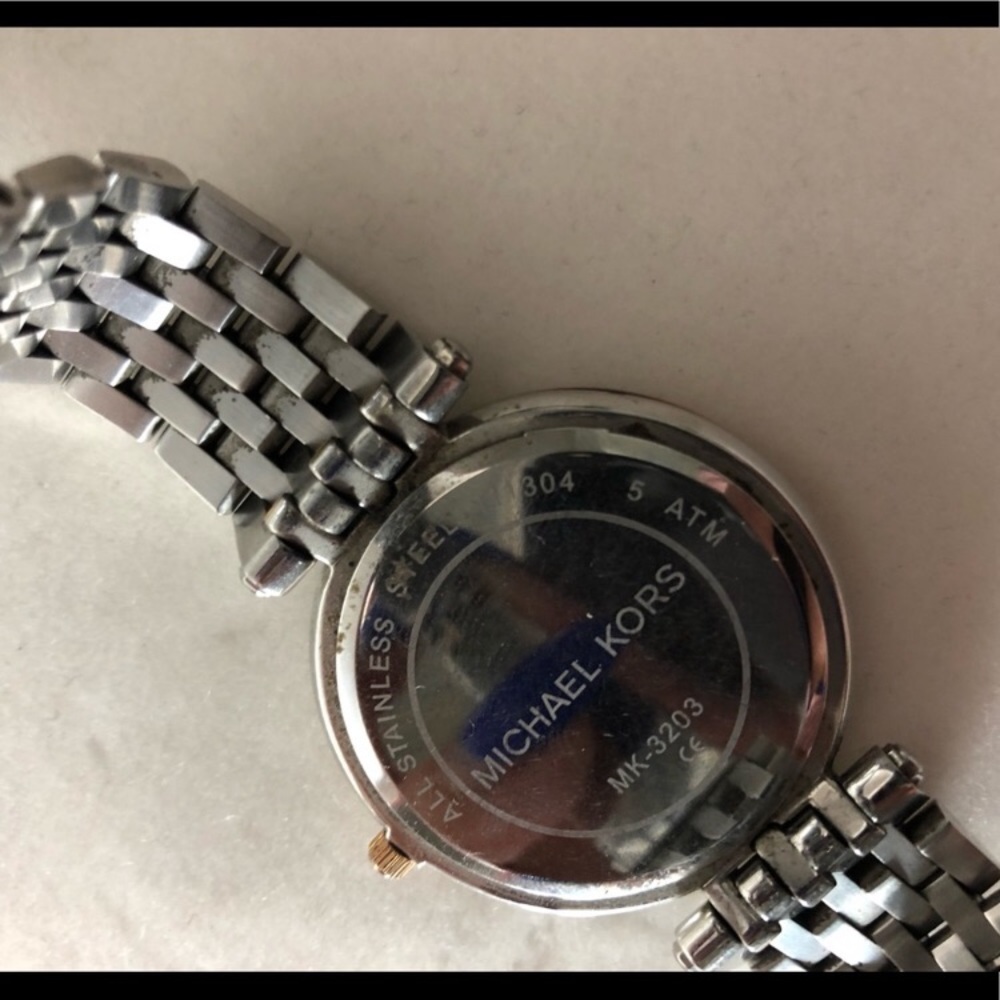 THEEE Large face round women’s Michael kors watches - Picture 9 of 13